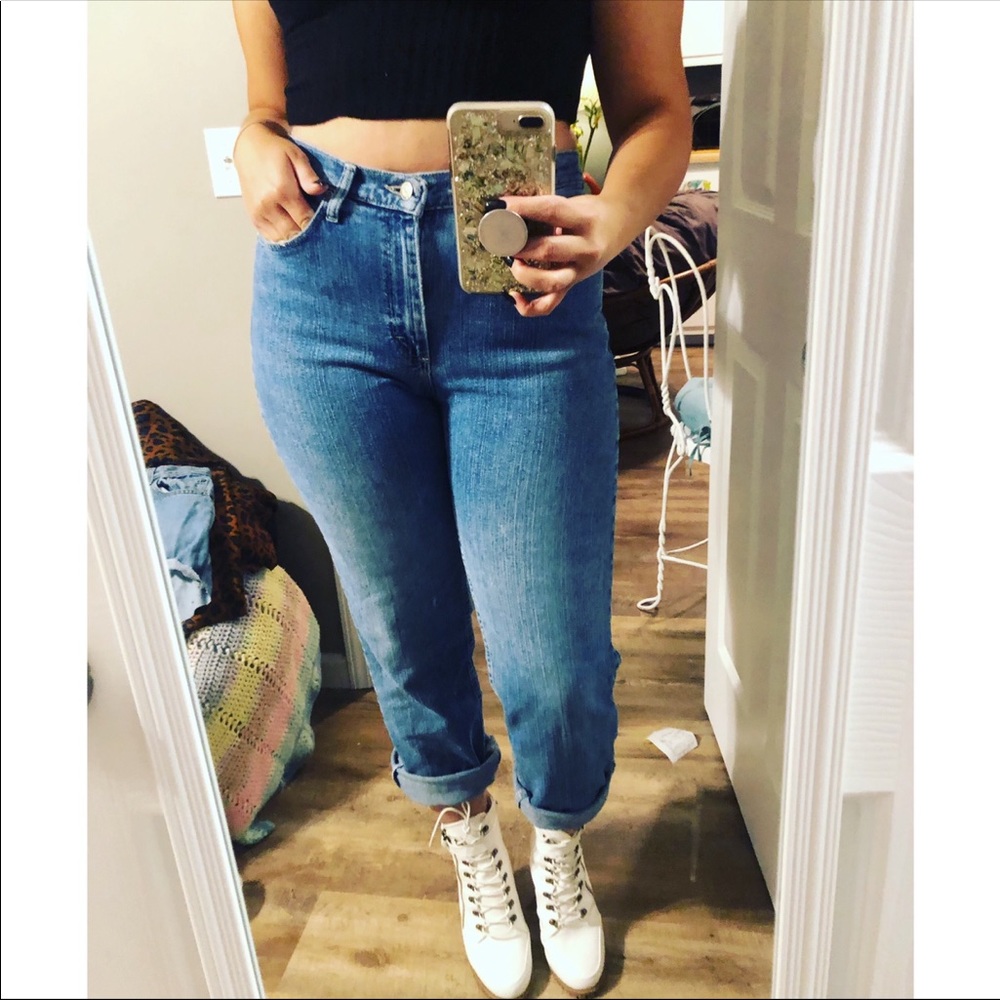 SOLD — Lee Riders mom jeans